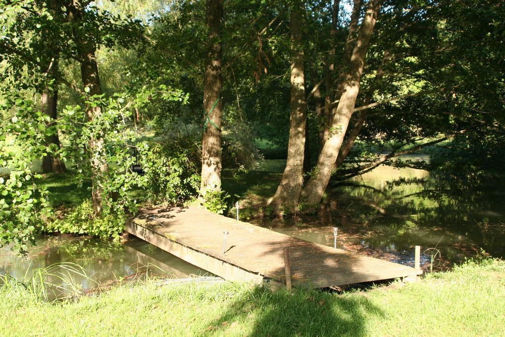Le Petit Moulin Bed and Breakfast Faverelles Εξωτερικό φωτογραφία